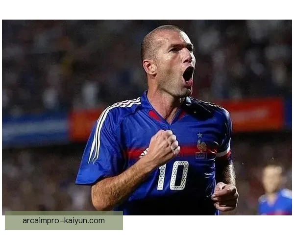 齐达内盘带细节展现出其独特技术优势与比赛中影响力逐渐增强的状态